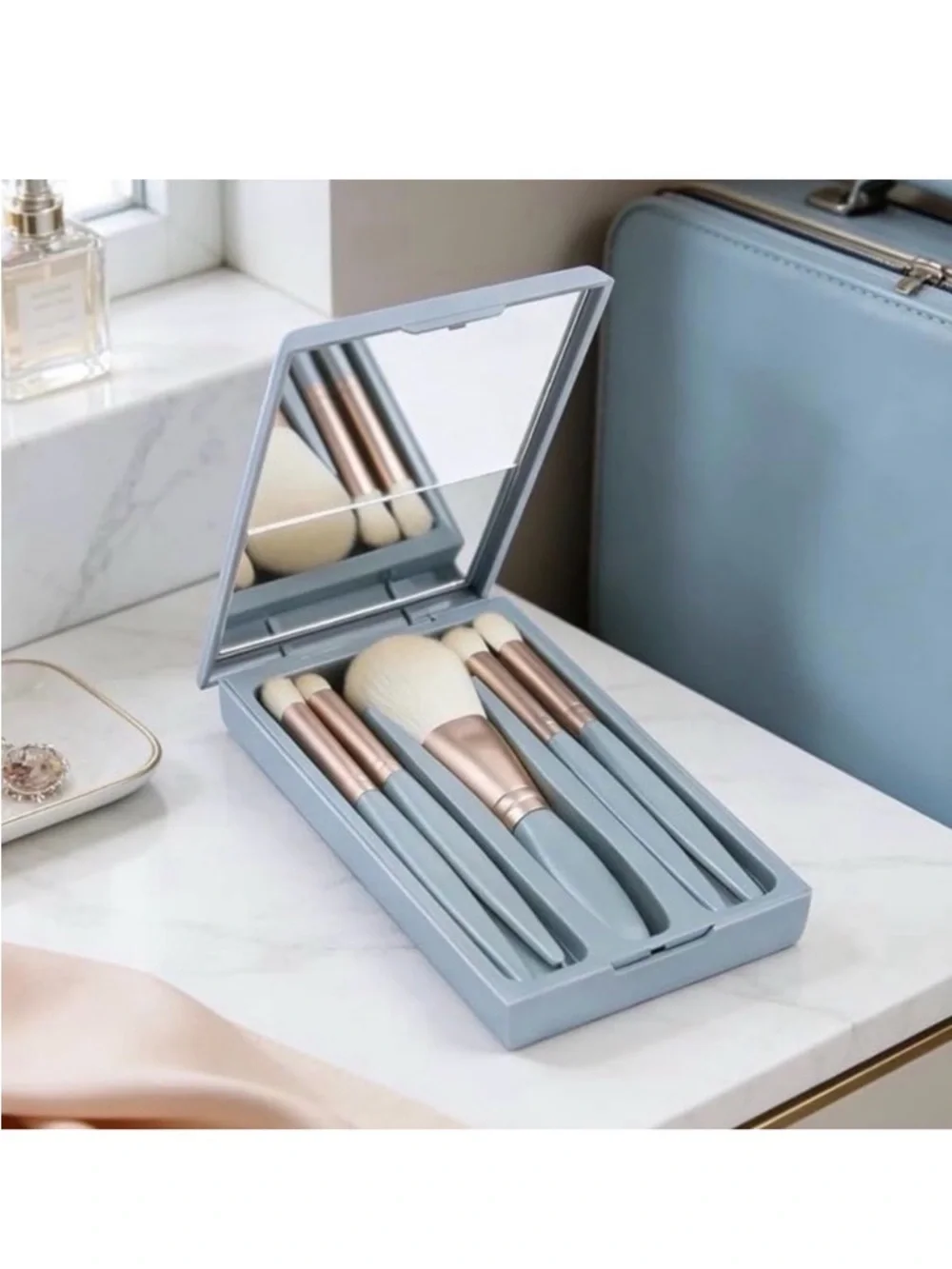💞 New 6-Piece Light Blue Travel Makeup Brush Set with Mirror